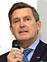 KommR. Peter Hanke   